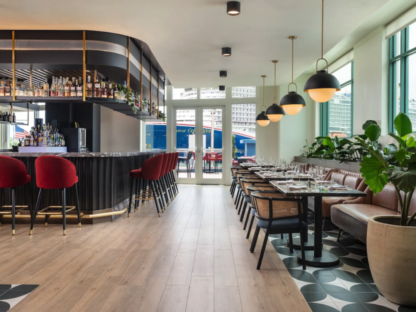 Kueros Island Bar &amp; Kitchen​
